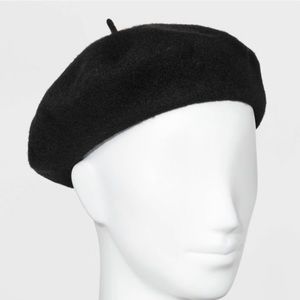 Women’s felt beret knit hat